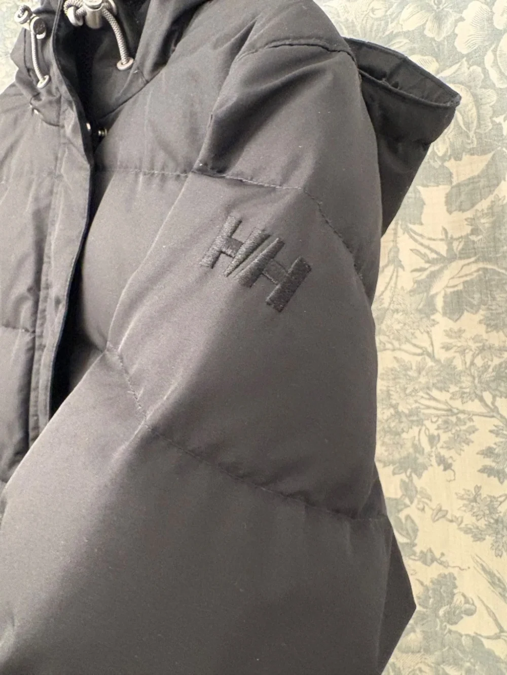 Helly Hansen Helly Hansen Women's Aden Puffy Down Parka in black XS - Picture 3 of 4